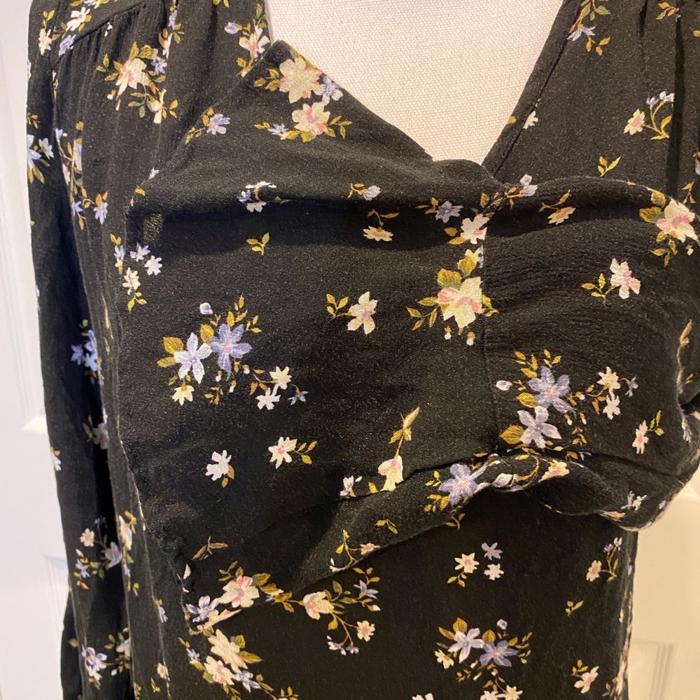 American Eagle black floral print top size S - Picture 4 of 5